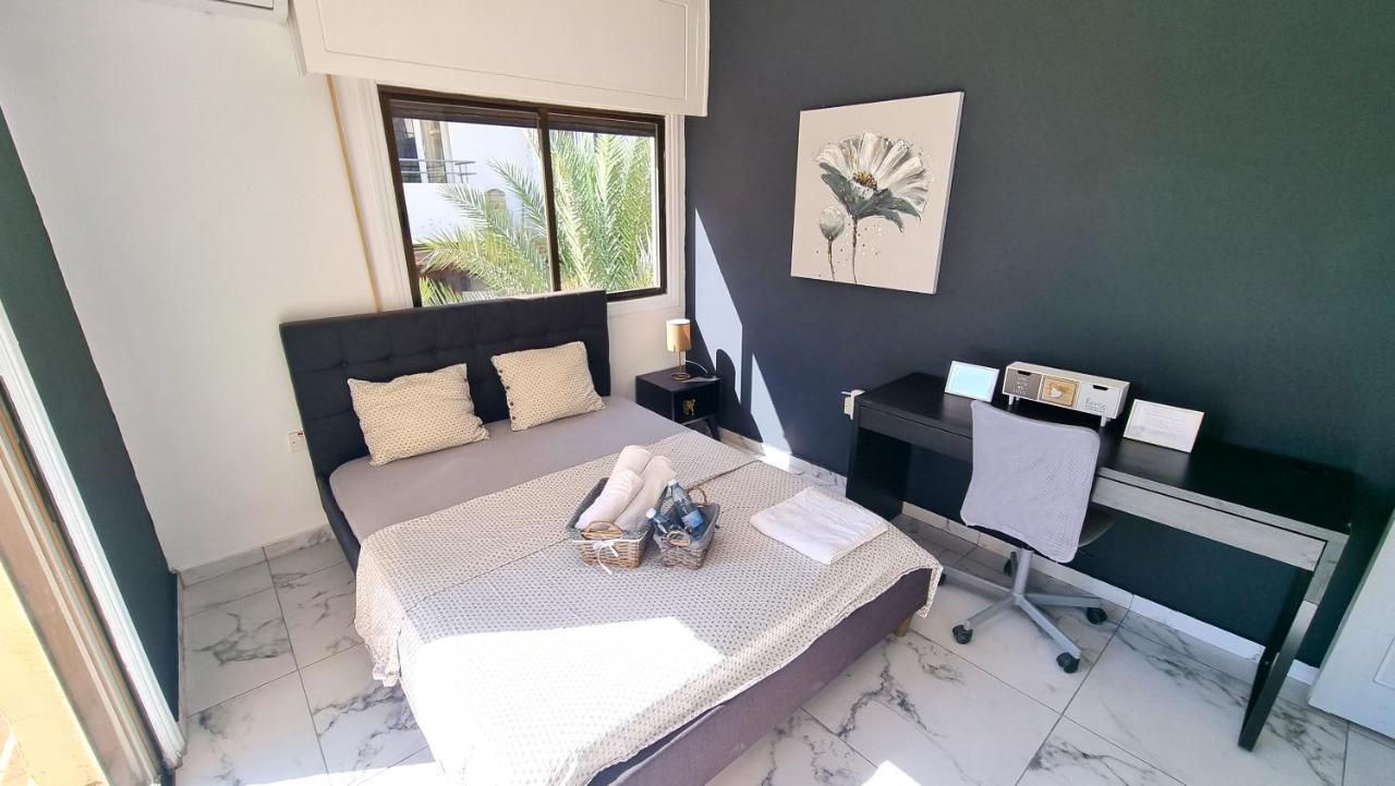 Cozy Beach Apt, Near Airport With 100Mbit Internet Lárnaka Eksteriør bilde